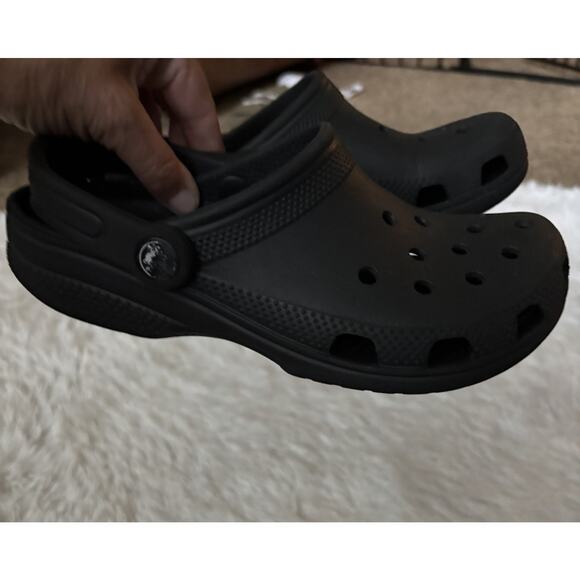 Crocs Kids sz. J4 classic black slip on clogs. Great pair - Picture 1 of 12